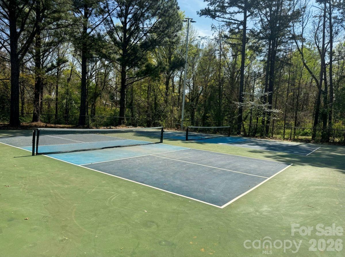 1423 Chelveston Drive Charlotte NC 28208
