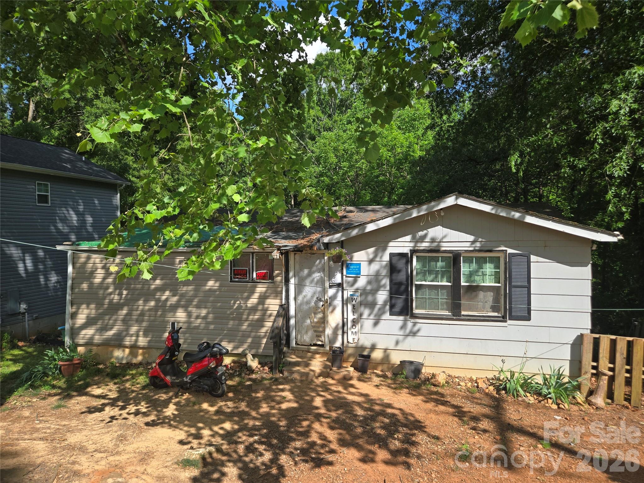 413 S Pinchback Avenue Bessemer City NC 28016