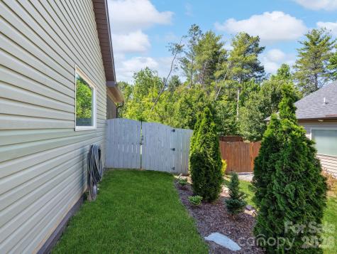 200 Water Leaf Drive Weaverville NC 28787