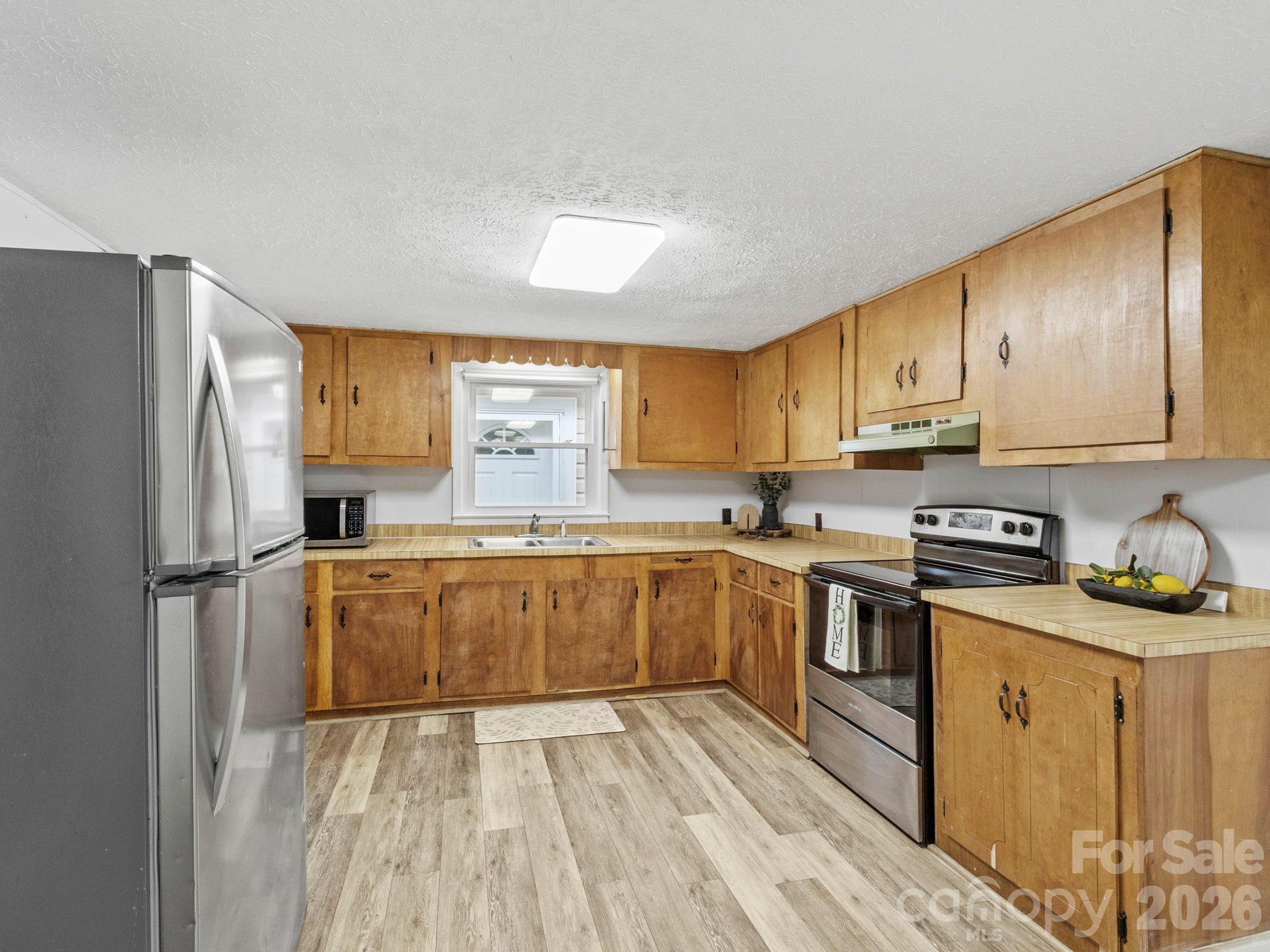 16180 Us Highway 19w Highway Green Mountain NC 28740