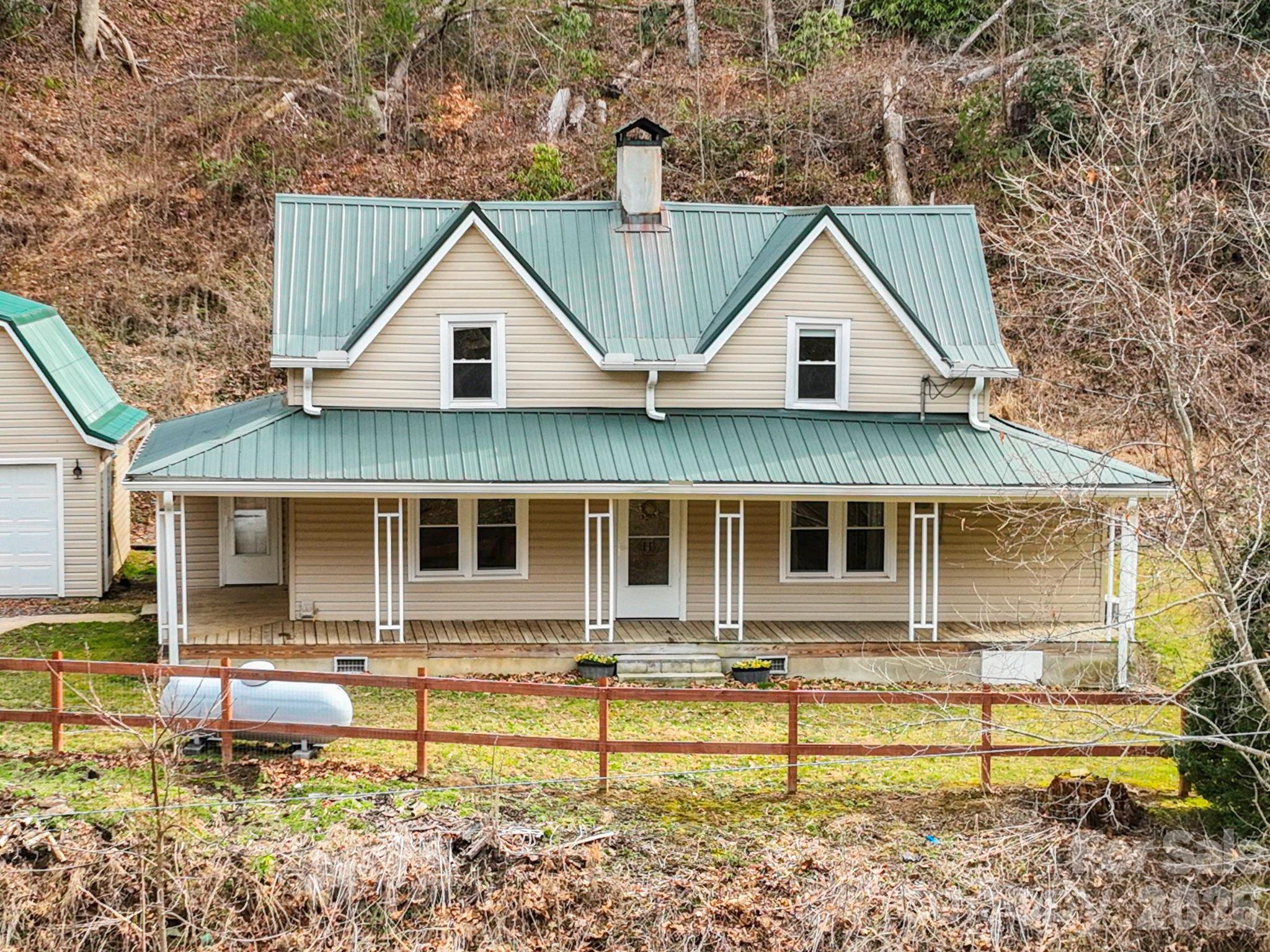 16180 Us Highway 19w Highway Green Mountain NC 28740