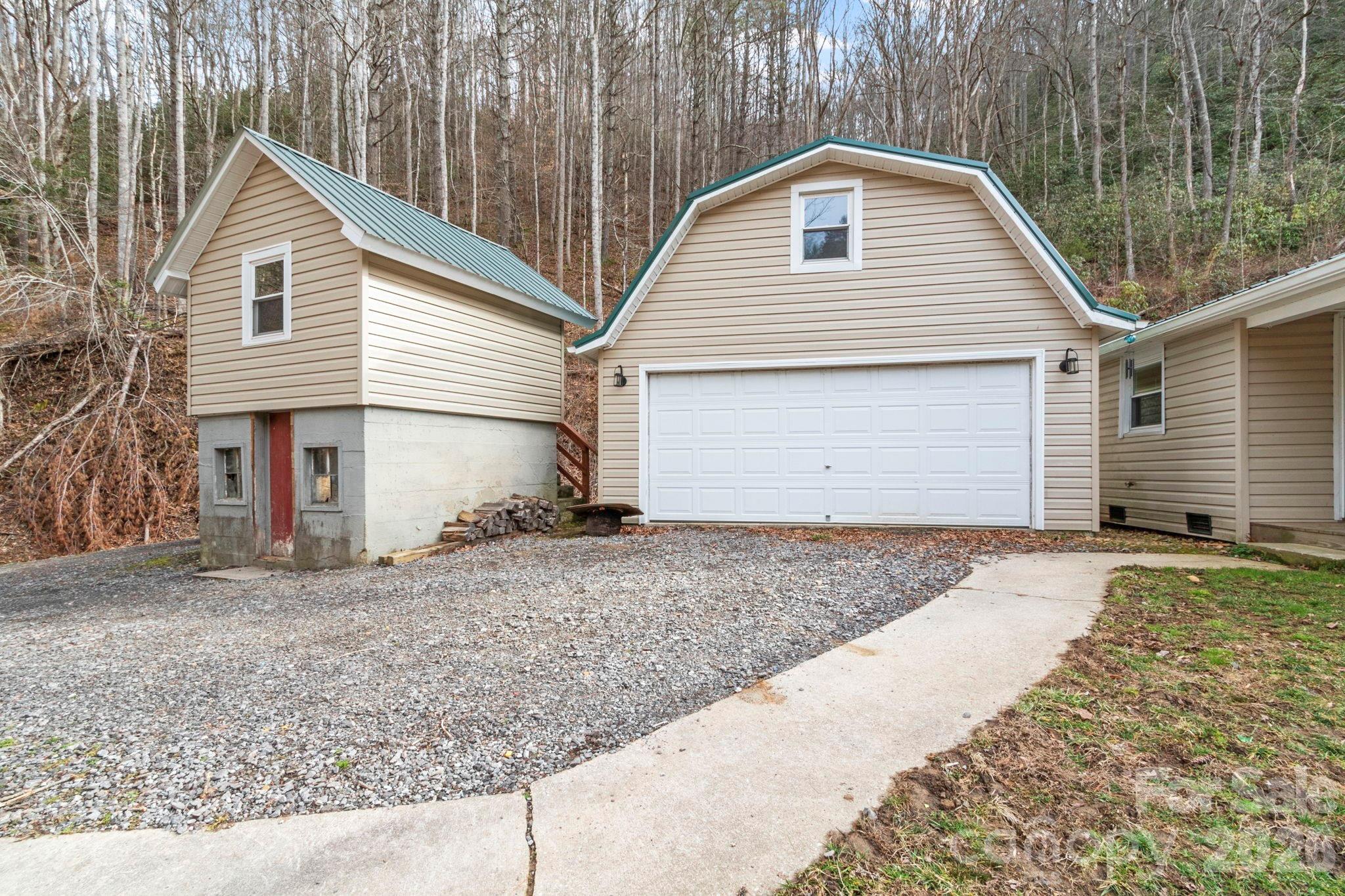 16180 Us Highway 19w Highway Green Mountain NC 28740