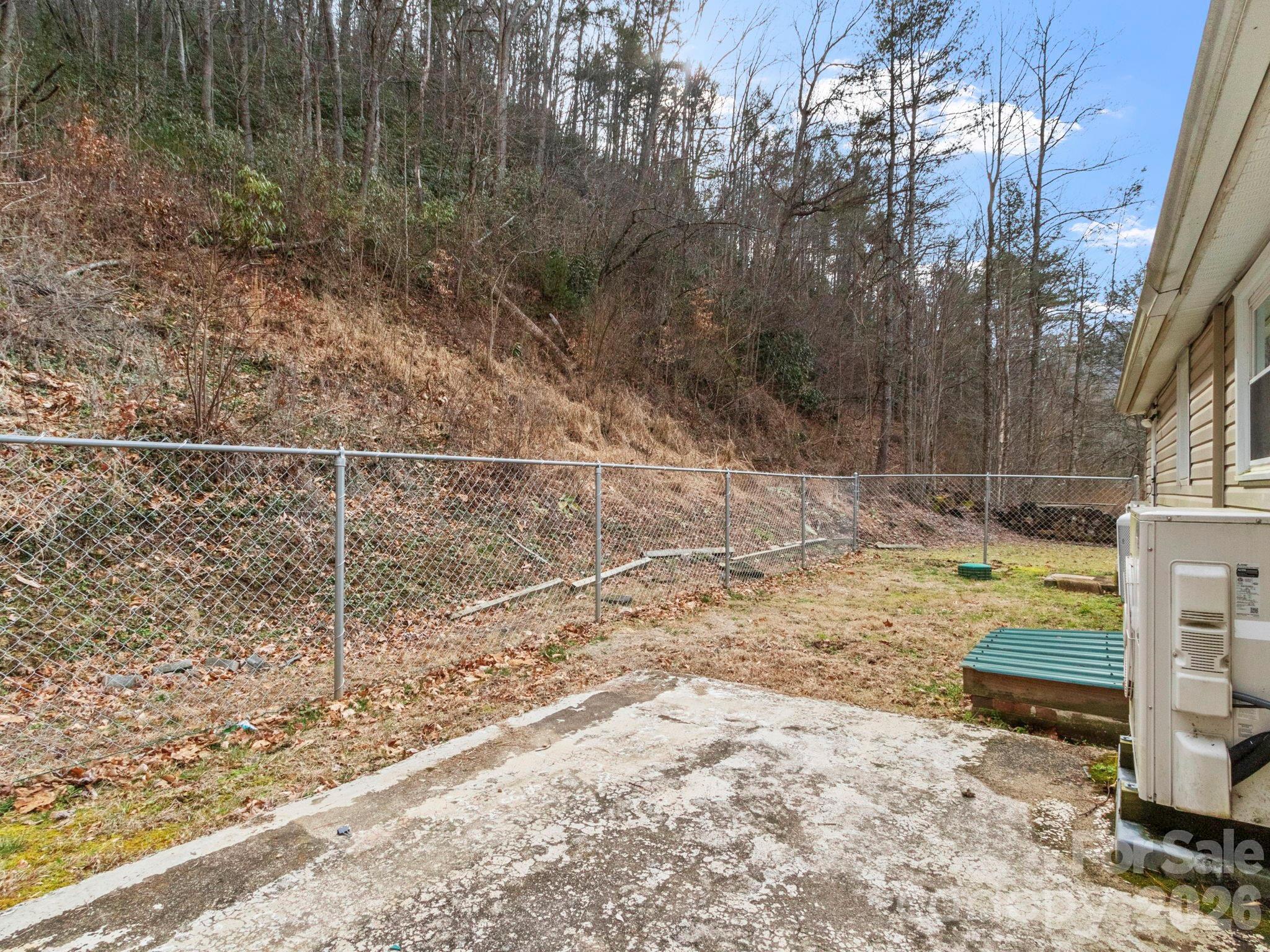 16180 Us Highway 19w Highway Green Mountain NC 28740