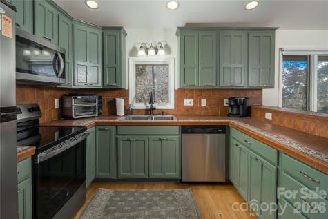 1628 Skyland Drive Seven Devils NC 28604