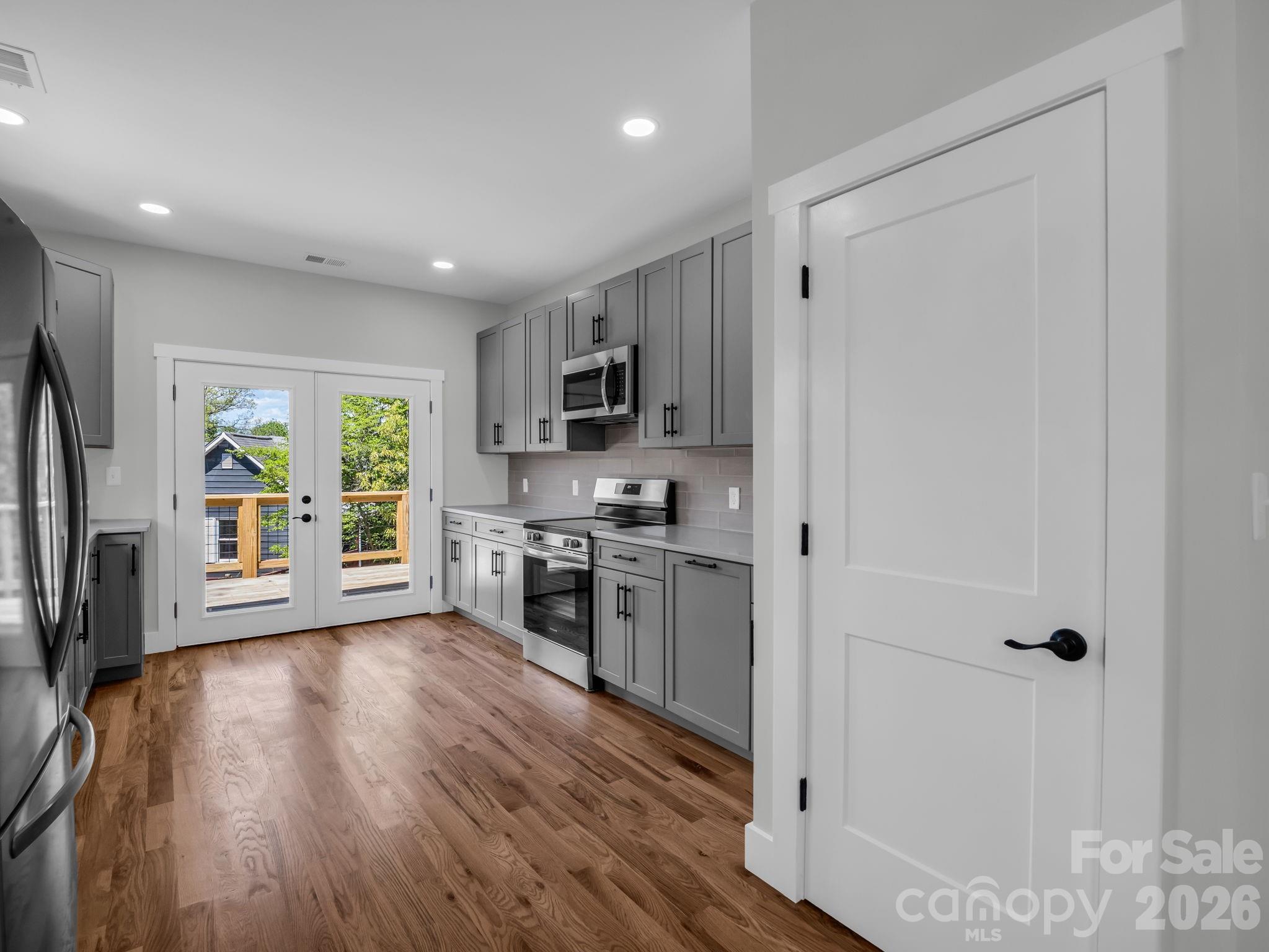 18 Worley Place Asheville NC 28806