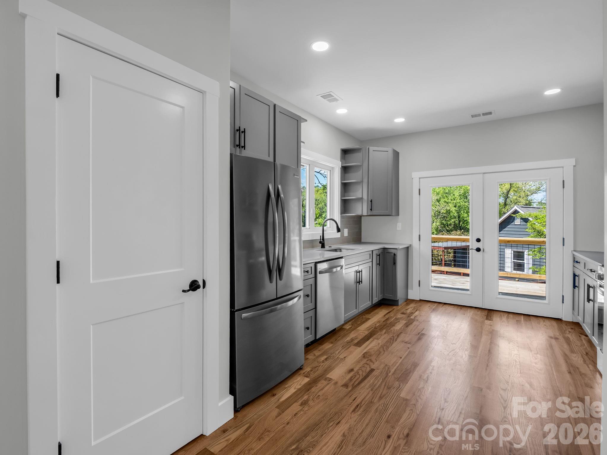 18 Worley Place Asheville NC 28806