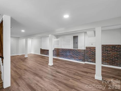18 Worley Place Asheville NC 28806