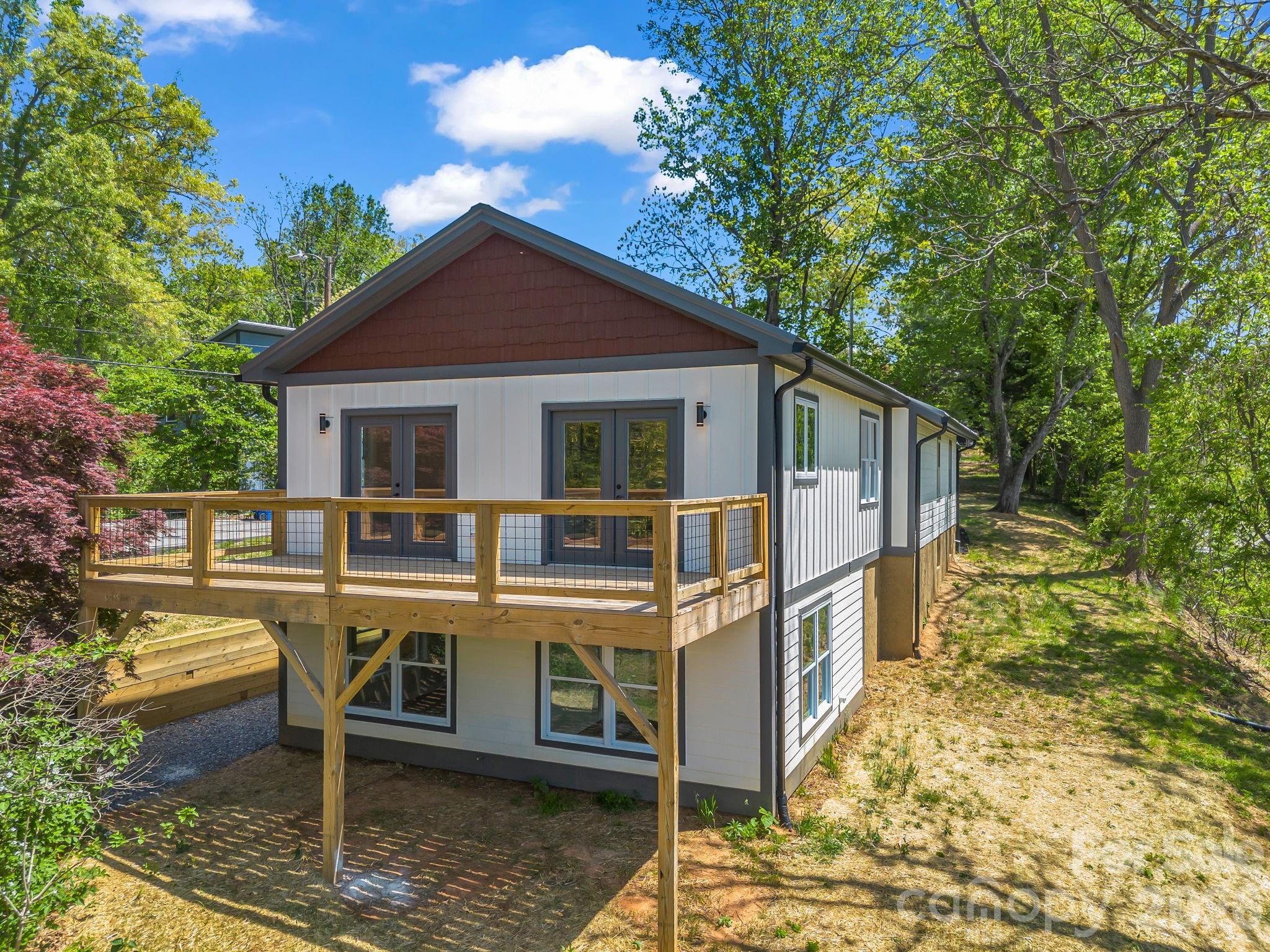 18 Worley Place Asheville NC 28806