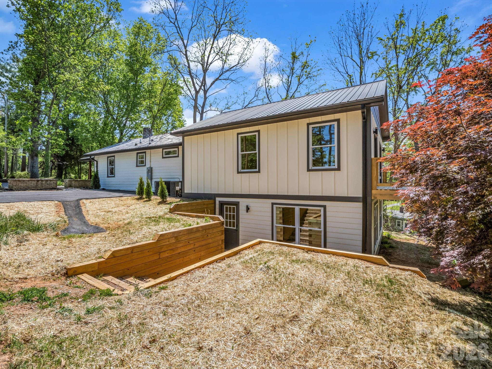 18 Worley Place Asheville NC 28806