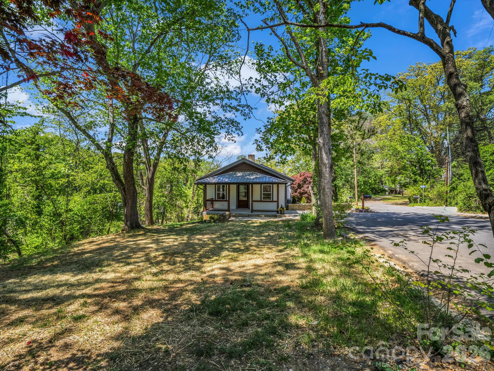 18 Worley Place Asheville NC 28806