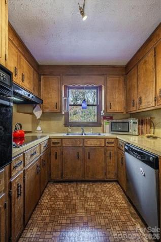 2949 Woodwind Drive Valdese NC 28690