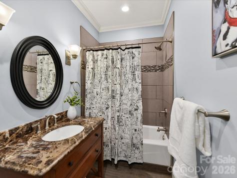 7805 Pemswood Street Charlotte NC 28277