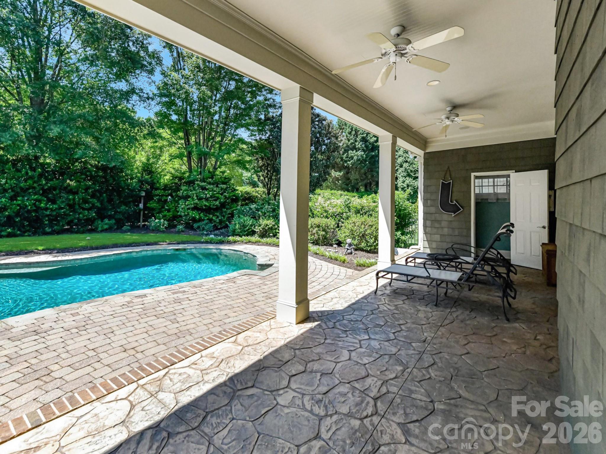 7805 Pemswood Street Charlotte NC 28277