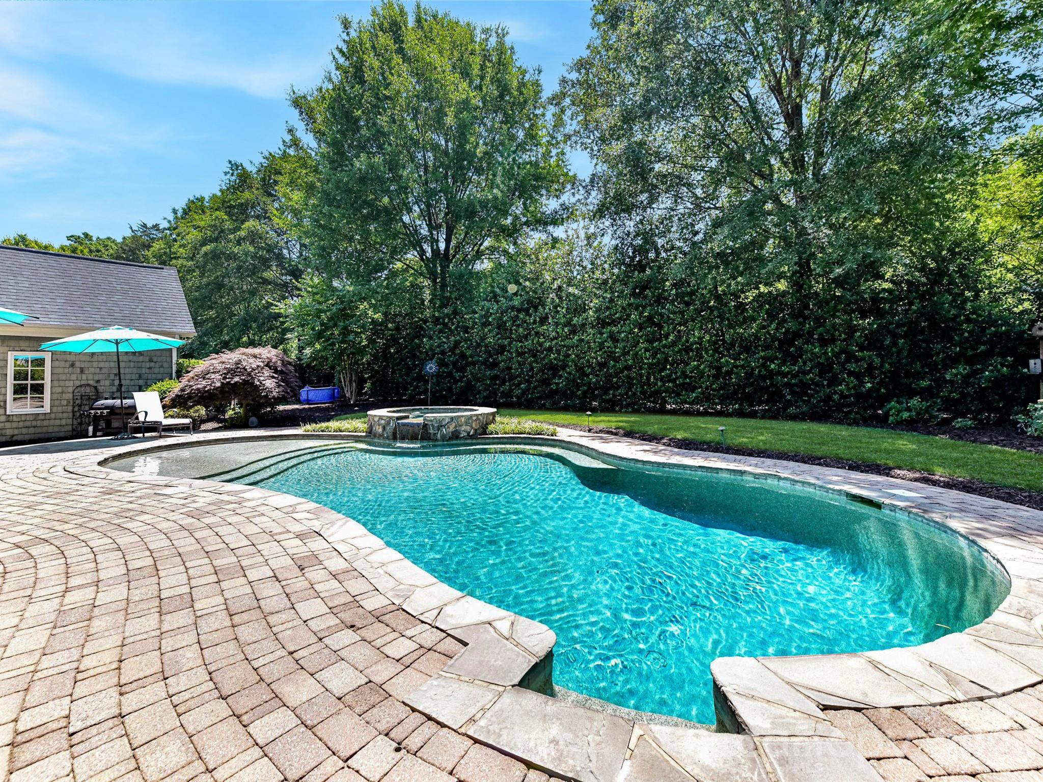 7805 Pemswood Street Charlotte NC 28277