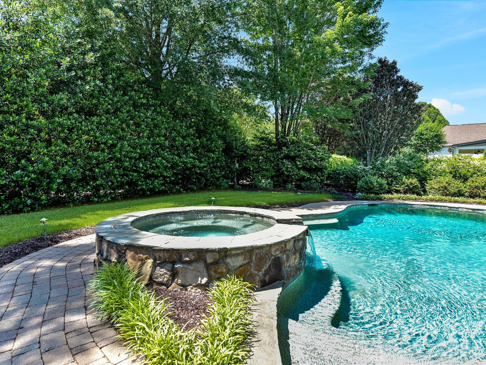 7805 Pemswood Street Charlotte NC 28277