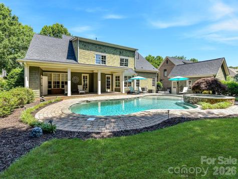 7805 Pemswood Street Charlotte NC 28277
