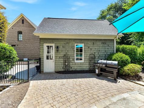 7805 Pemswood Street Charlotte NC 28277
