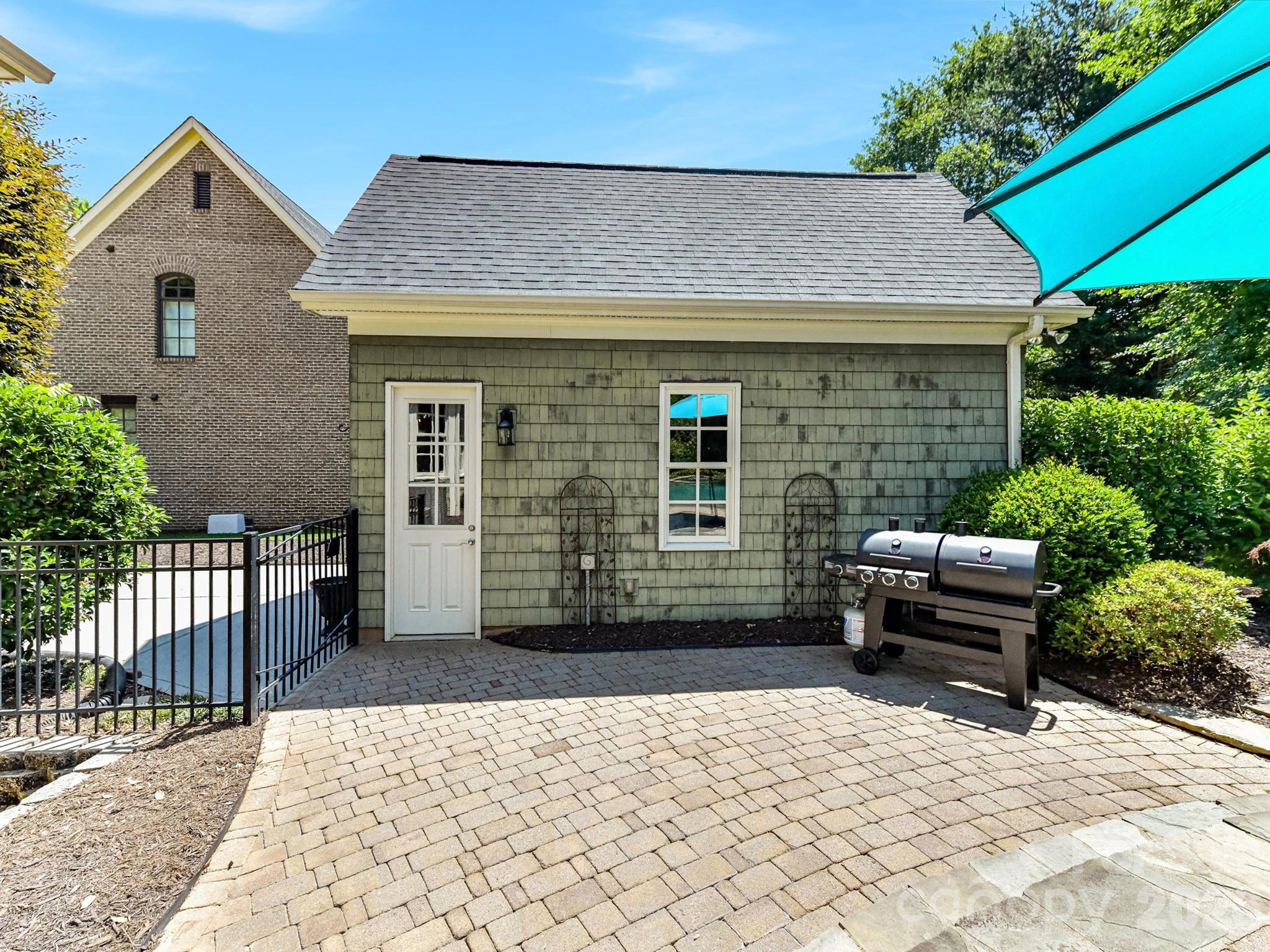 7805 Pemswood Street Charlotte NC 28277