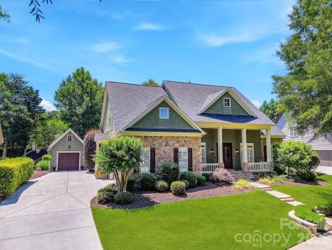 7805 Pemswood Street Charlotte NC 28277