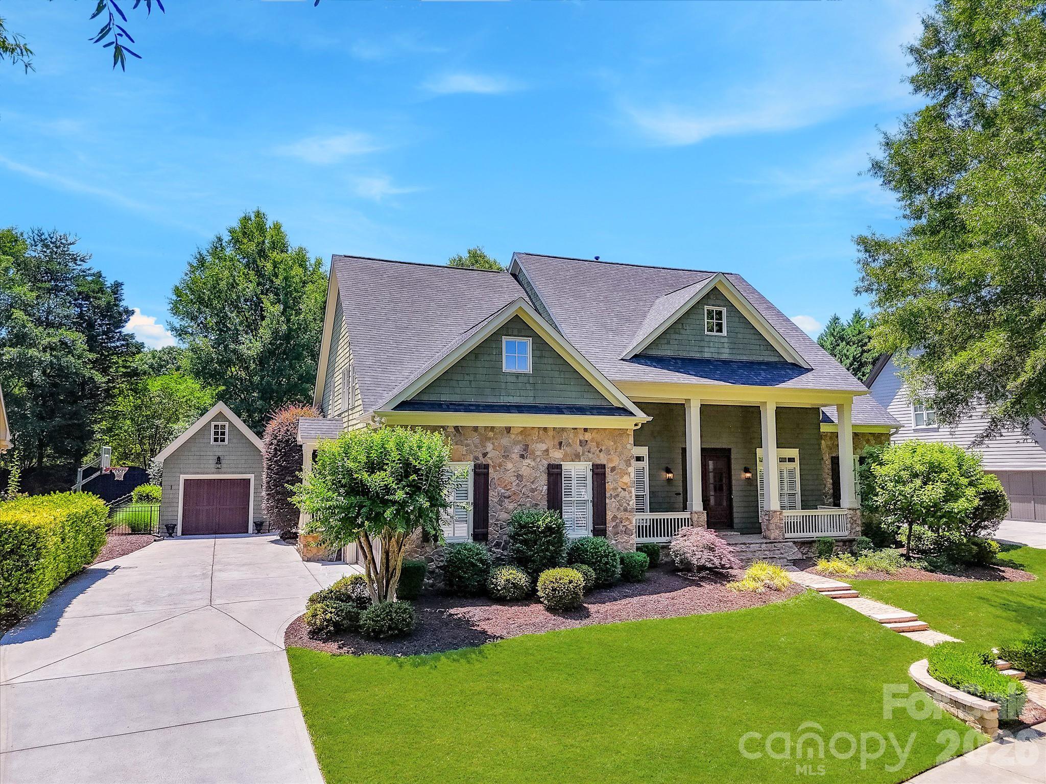 7805 Pemswood Street Charlotte NC 28277