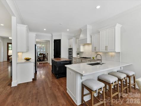 7805 Pemswood Street Charlotte NC 28277