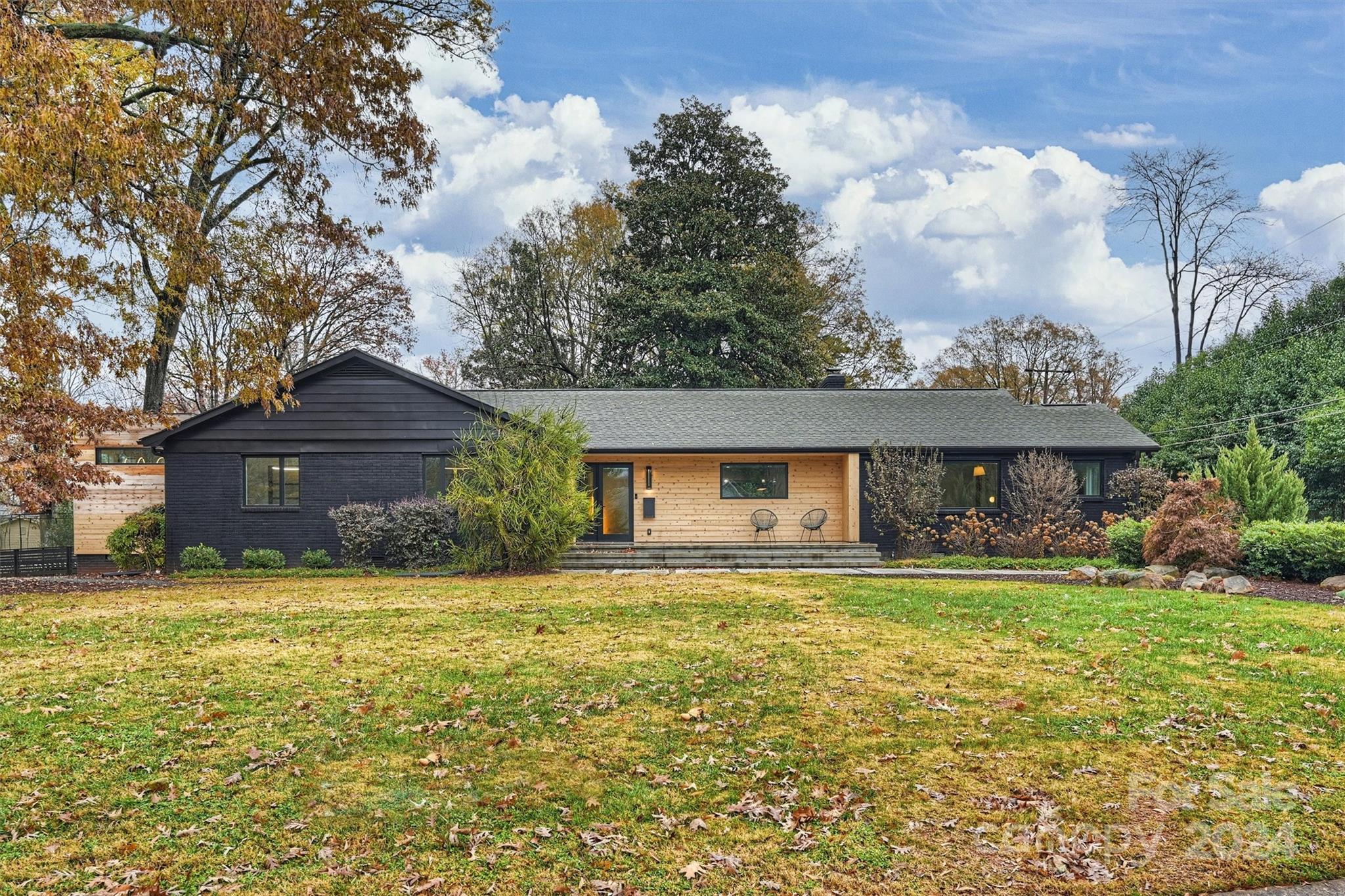 1823 Bentley Place Charlotte NC 28205