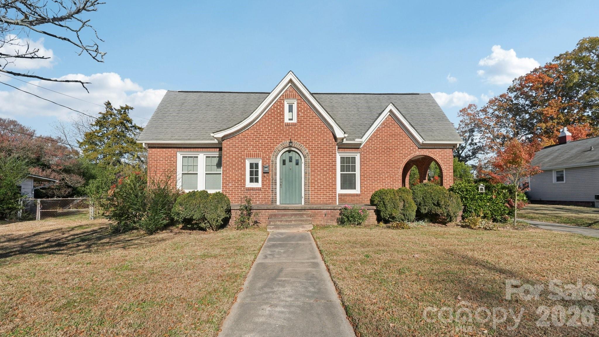 552 Hyde Park Drive NE Concord NC 28025