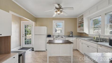 552 Hyde Park Drive NE Concord NC 28025
