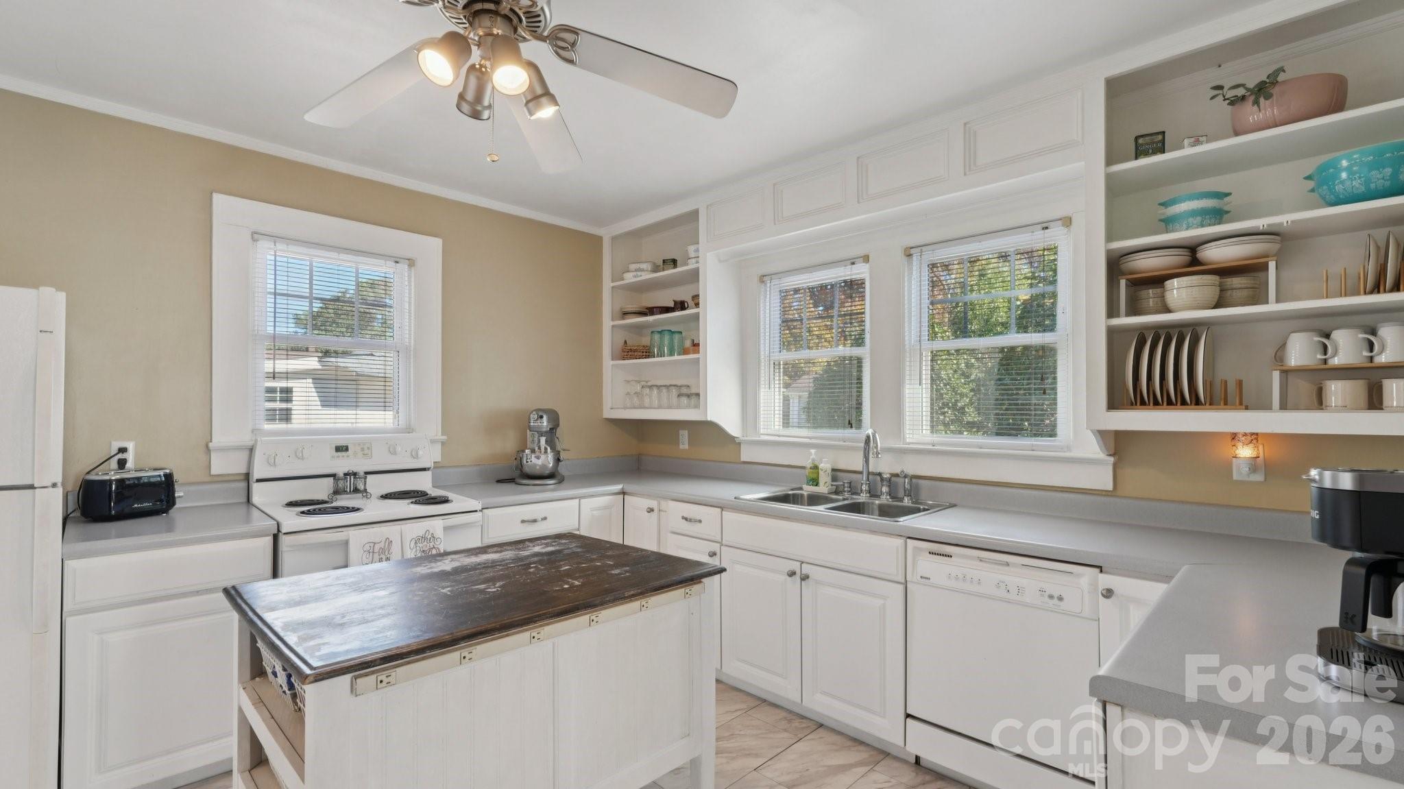 552 Hyde Park Drive NE Concord NC 28025