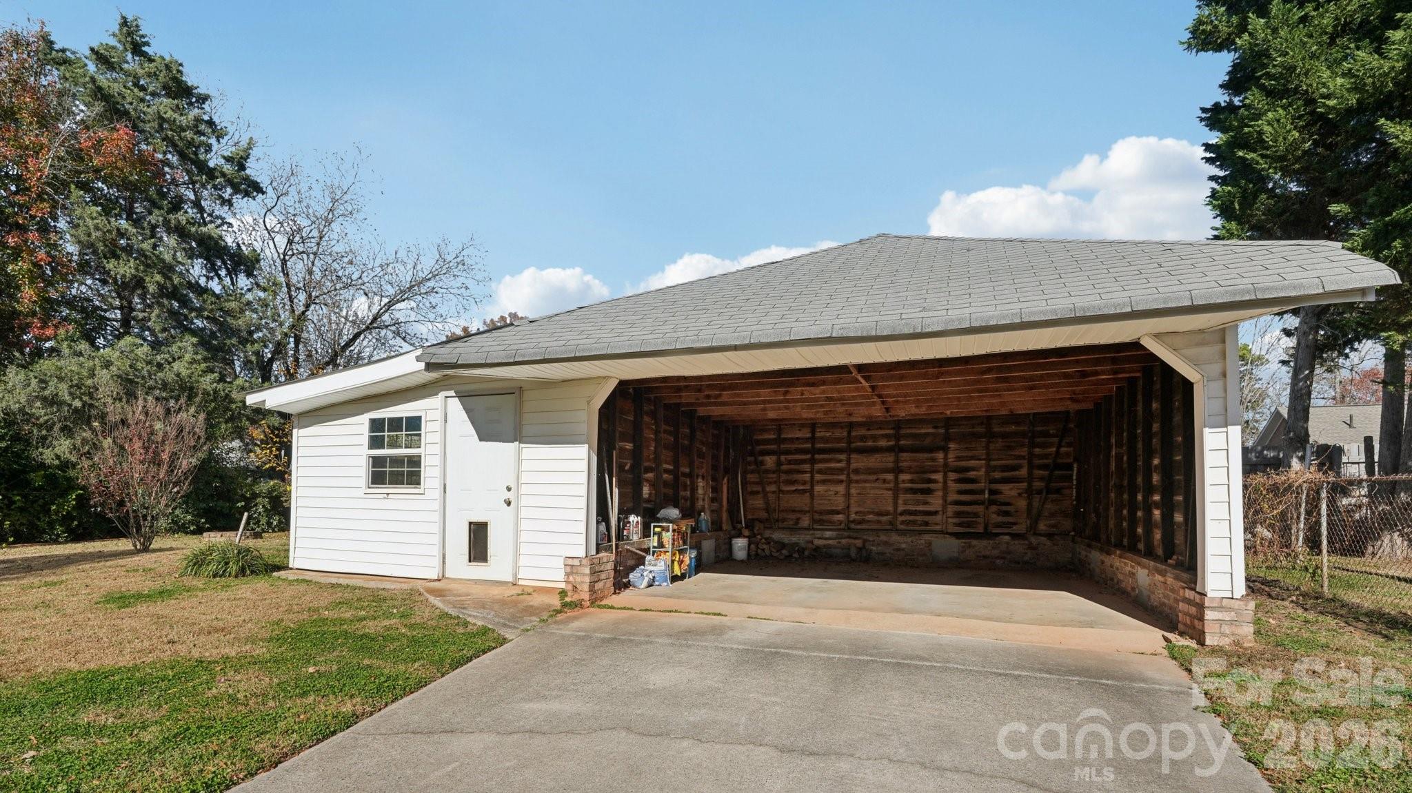 552 Hyde Park Drive NE Concord NC 28025