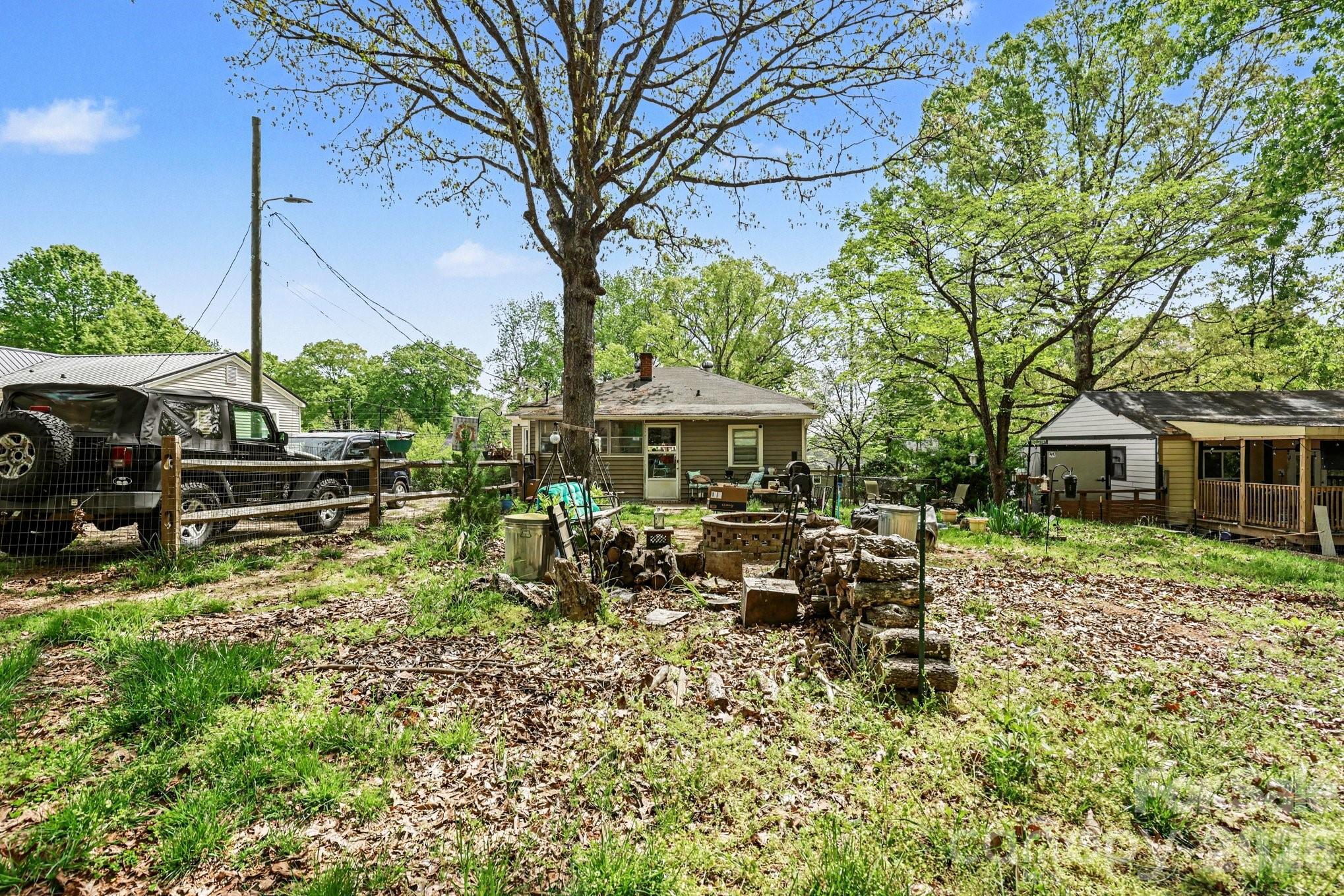 403 Oakdale Avenue Kannapolis NC 28083