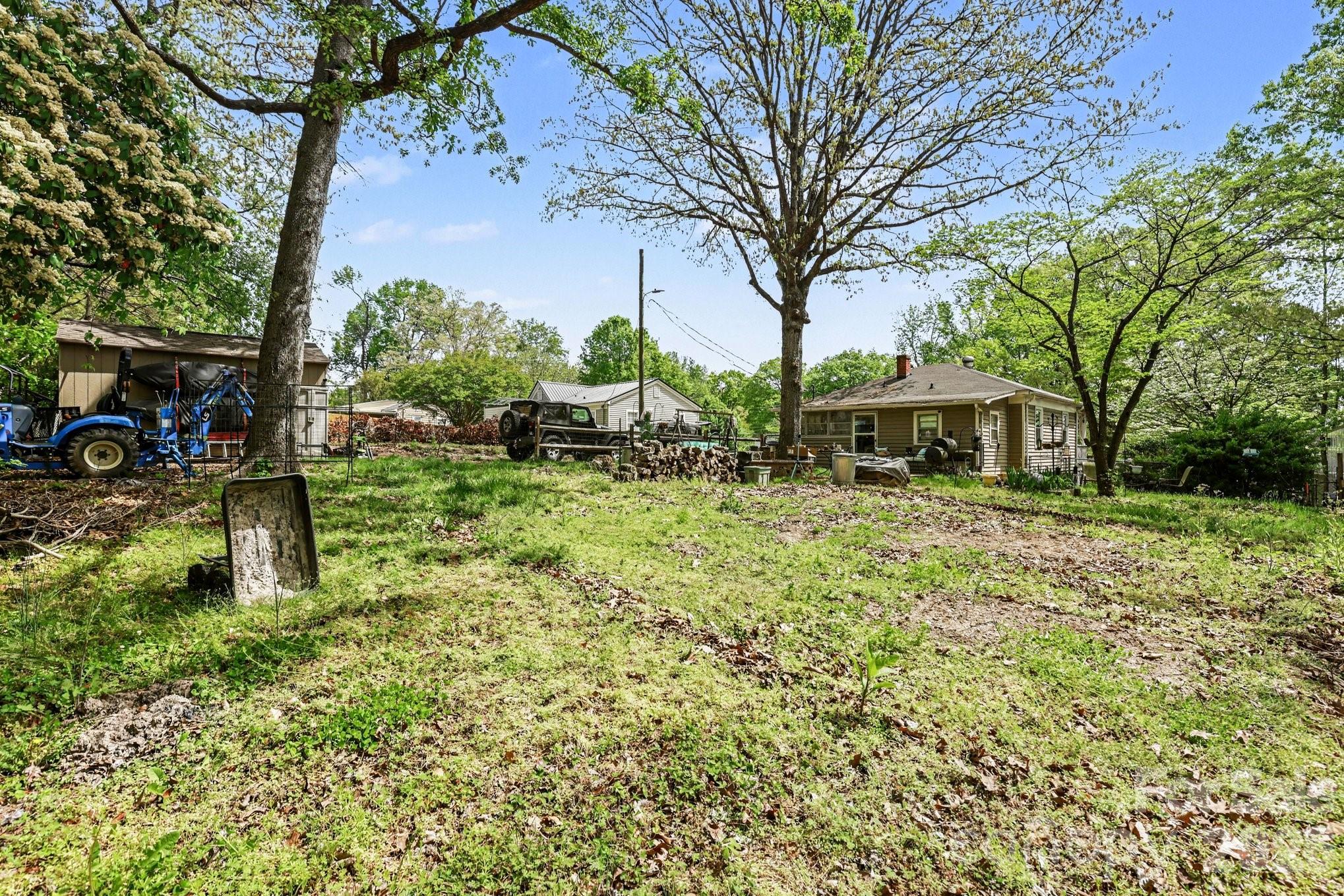 403 Oakdale Avenue Kannapolis NC 28083