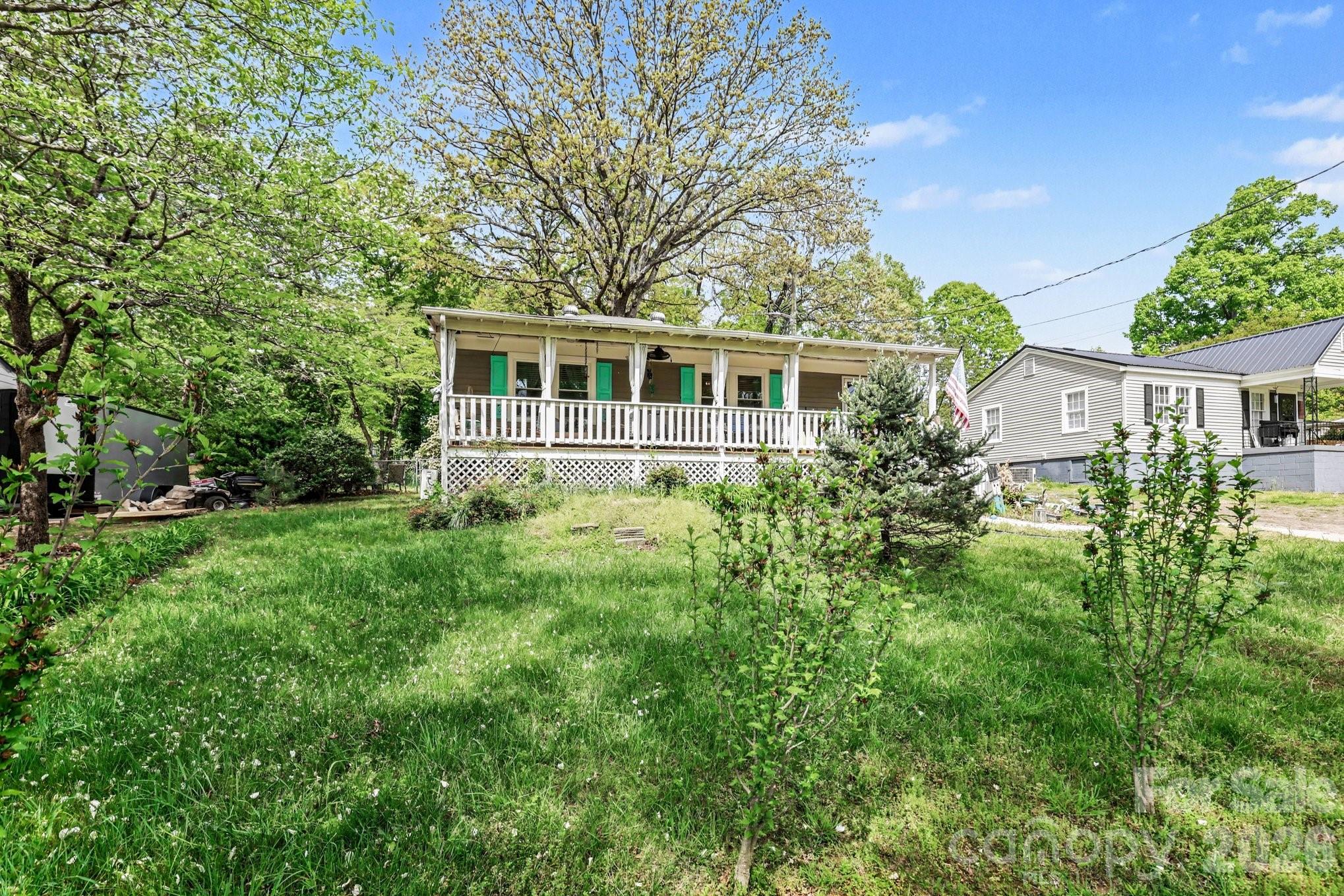 403 Oakdale Avenue Kannapolis NC 28083