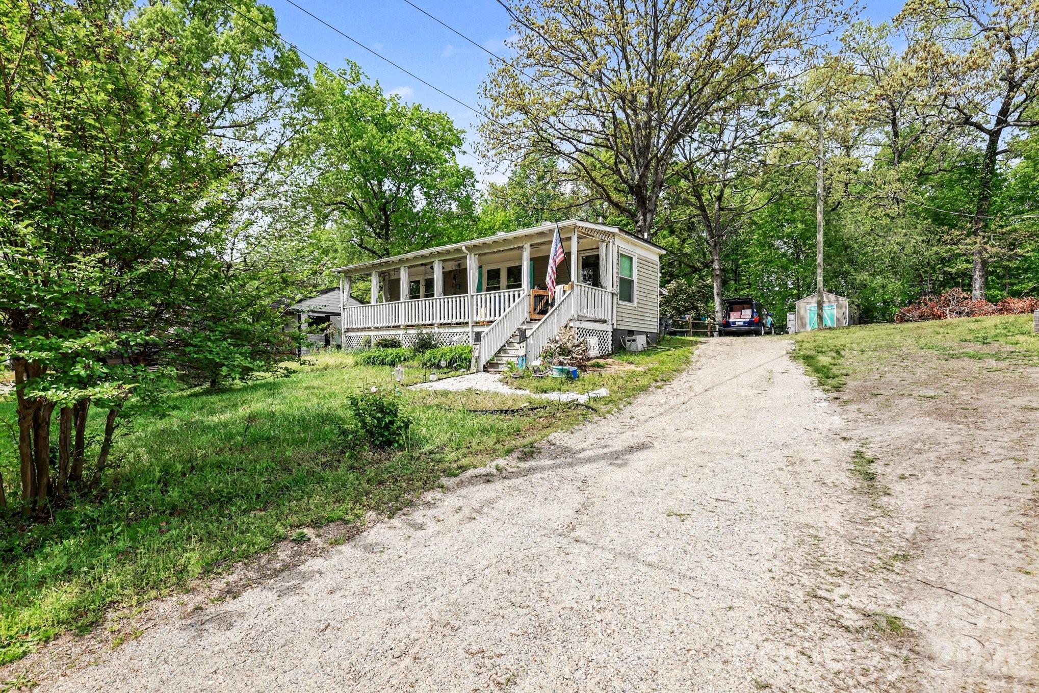 403 Oakdale Avenue Kannapolis NC 28083