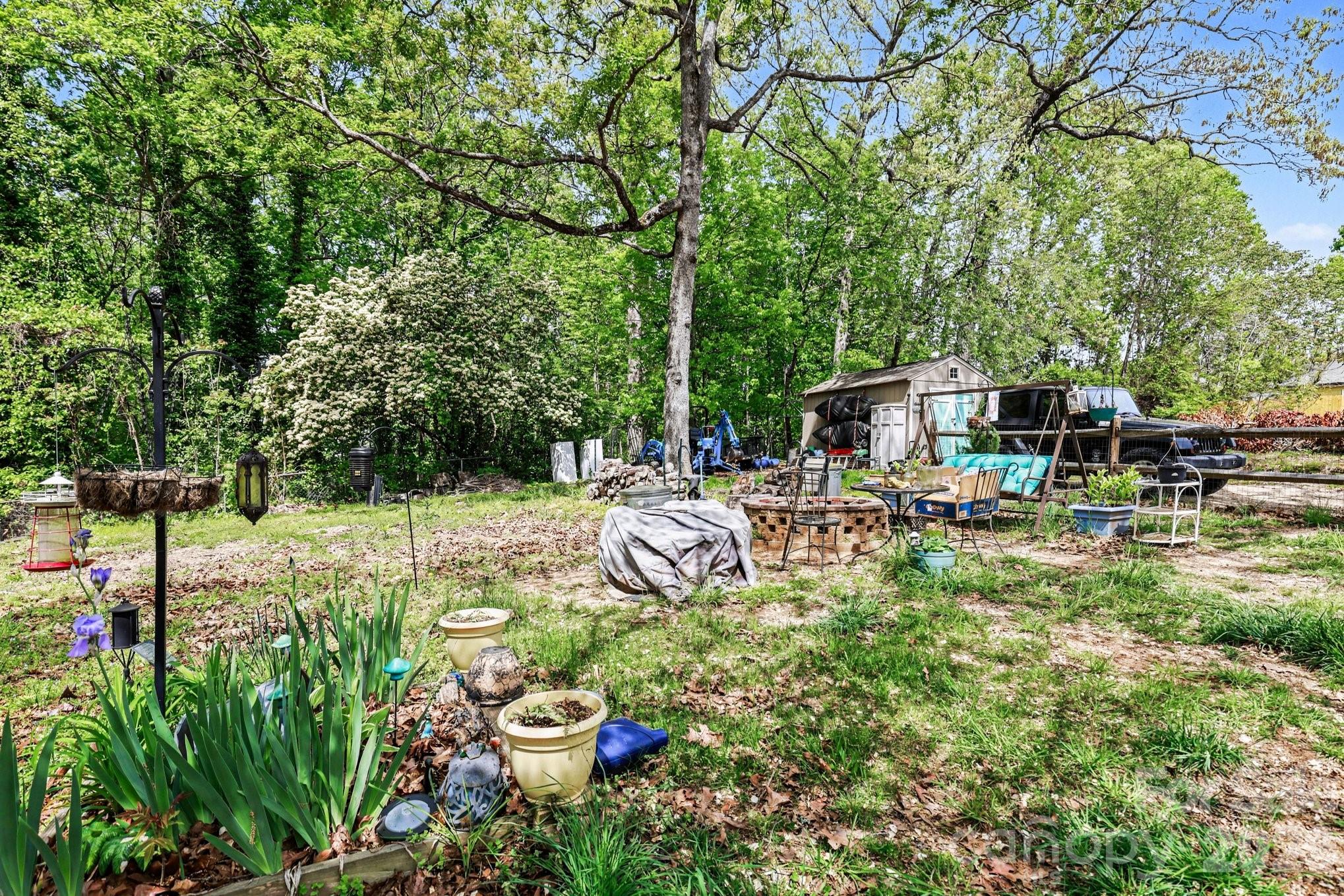 403 Oakdale Avenue Kannapolis NC 28083
