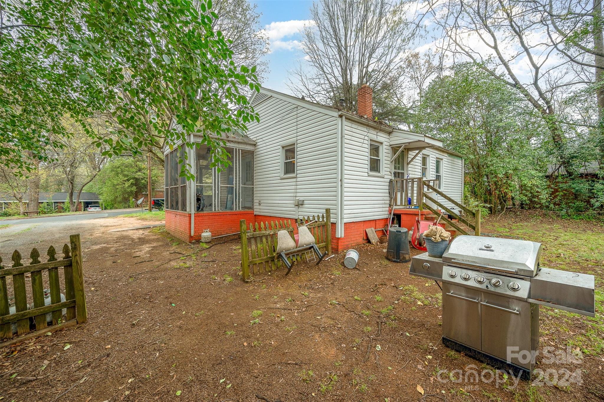 2740 Dogwood Avenue Charlotte NC 28206