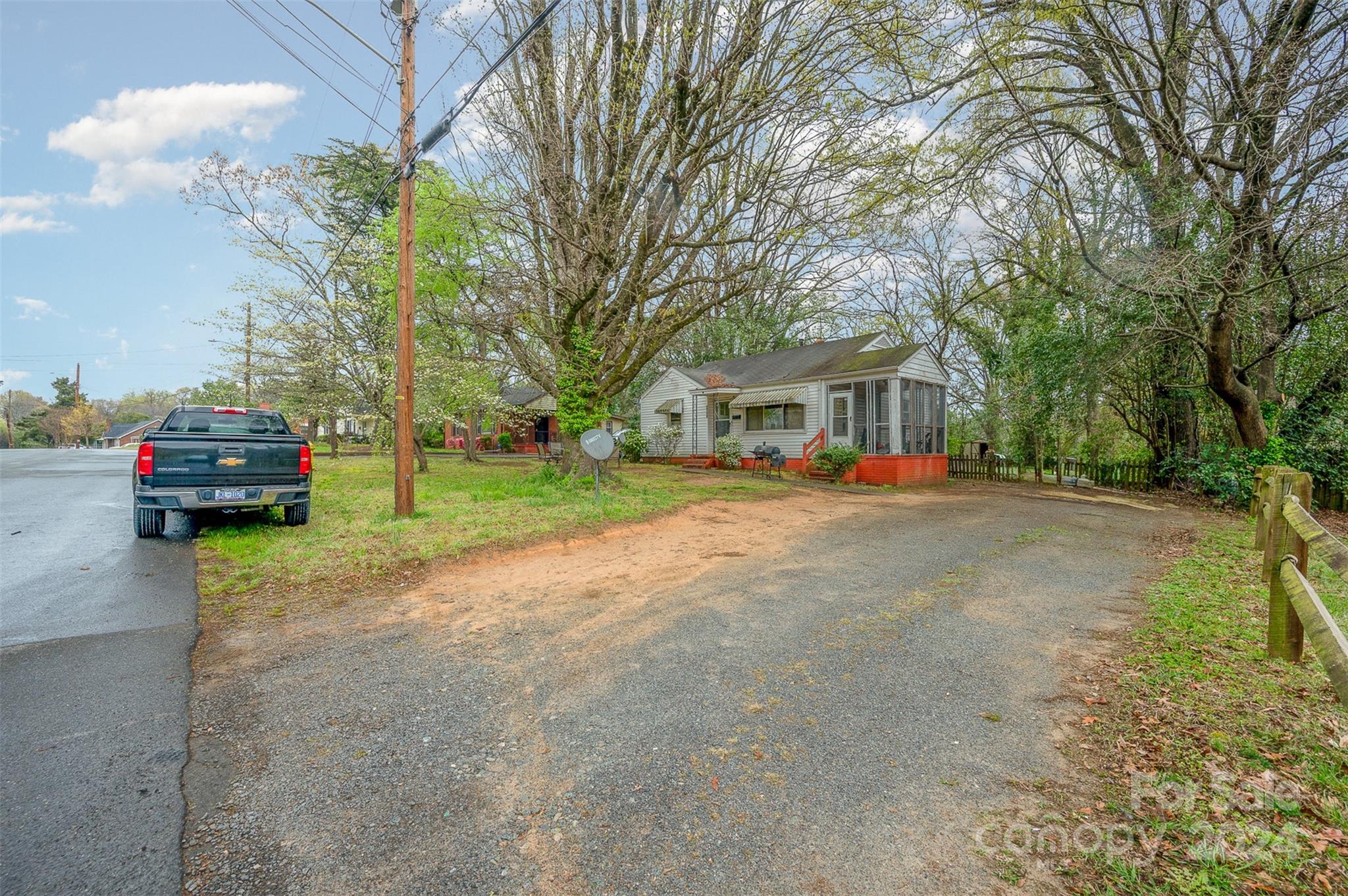 2740 Dogwood Avenue Charlotte NC 28206