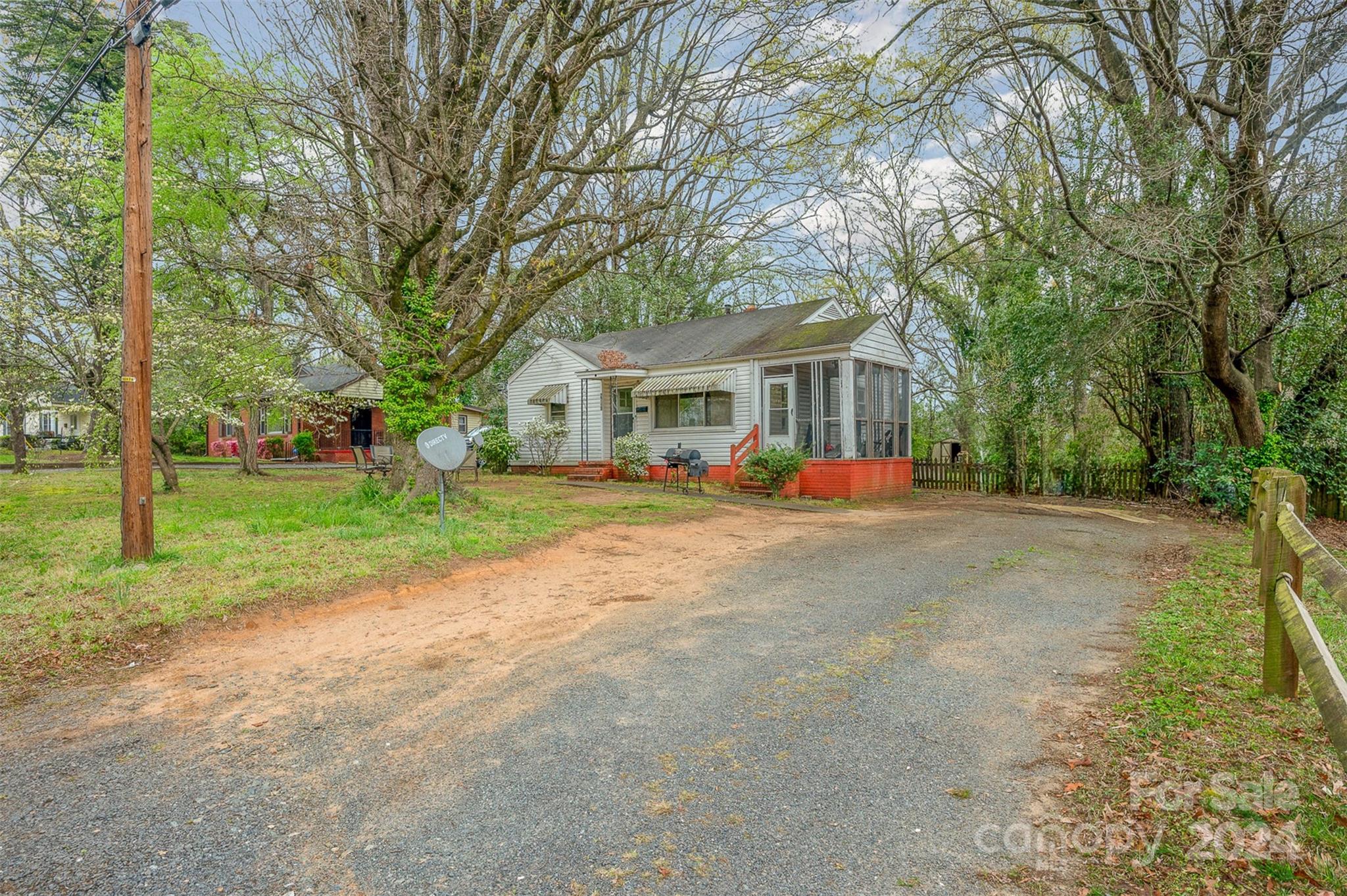 2740 Dogwood Avenue Charlotte NC 28206