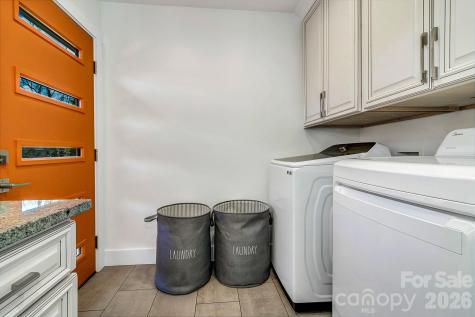 215 E Oakview Road Asheville NC 28806