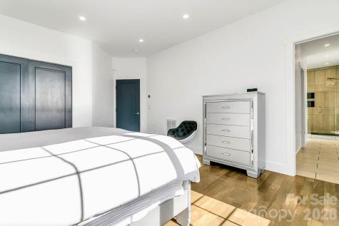 215 E Oakview Road Asheville NC 28806