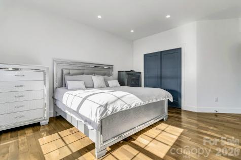 215 E Oakview Road Asheville NC 28806