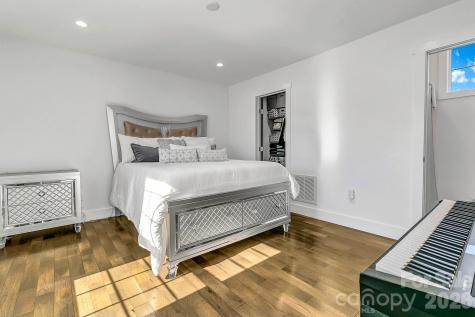 215 E Oakview Road Asheville NC 28806