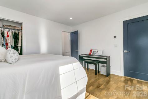 215 E Oakview Road Asheville NC 28806