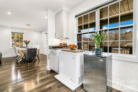 215 E Oakview Road Asheville NC 28806