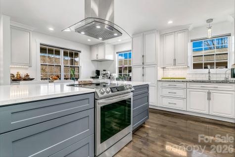 215 E Oakview Road Asheville NC 28806