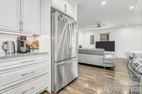 215 E Oakview Road Asheville NC 28806