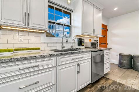 215 E Oakview Road Asheville NC 28806