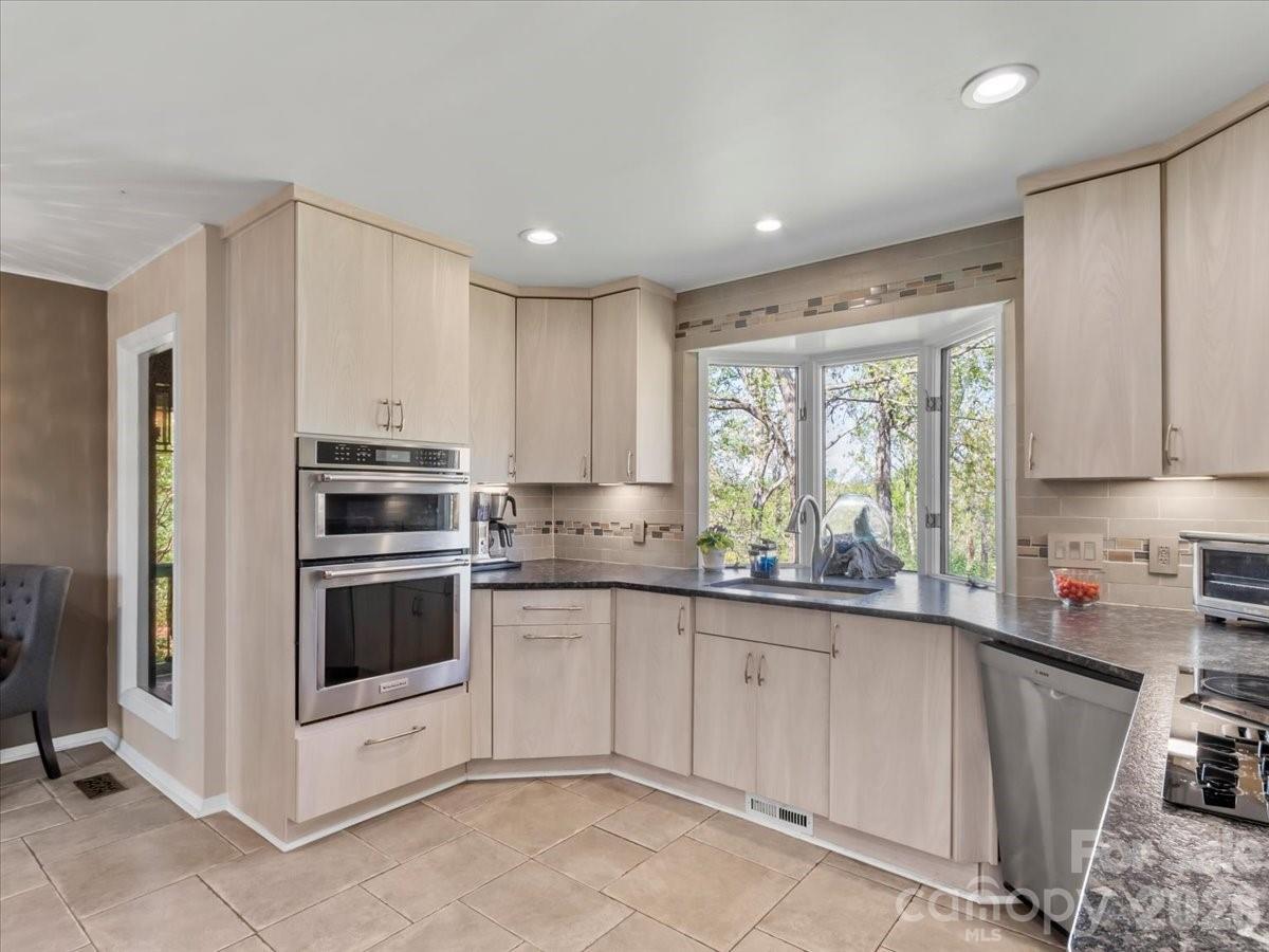 68 Acorn Road Asheville NC 28804