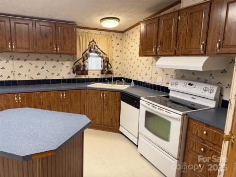 7159 Rev Melvin Adams Drive Kershaw SC 29067
