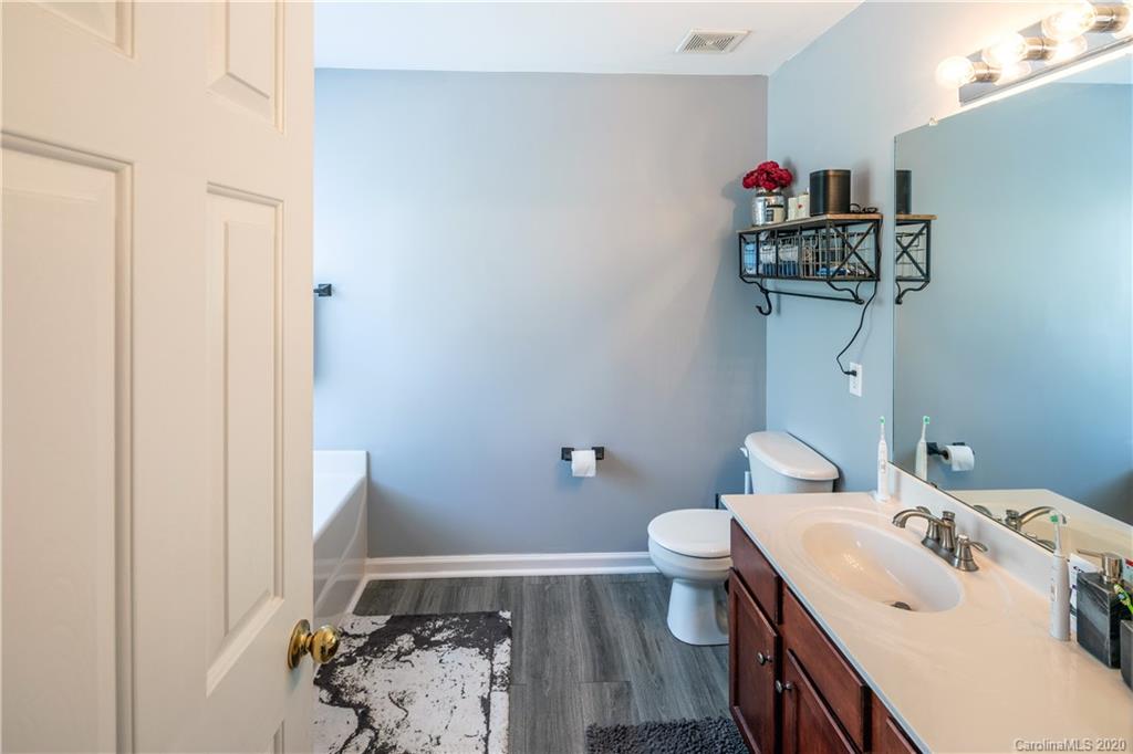 12437 Stratfield Place Circle Pineville NC 28134